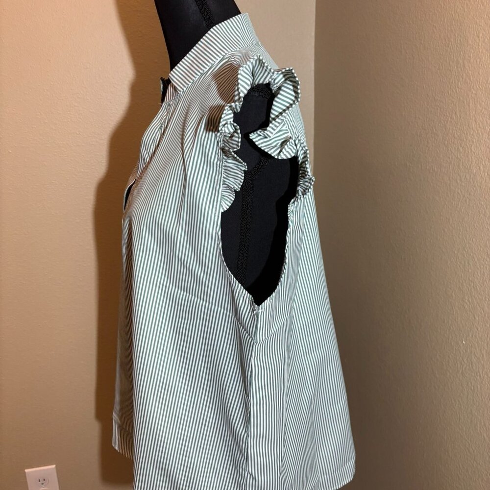 NWOT Sleeveless Green White Tunic V-Neck Striped Top - Picture 4 of 9